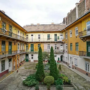 K03 Elitehost Kis Diofa , Budapest Hungría